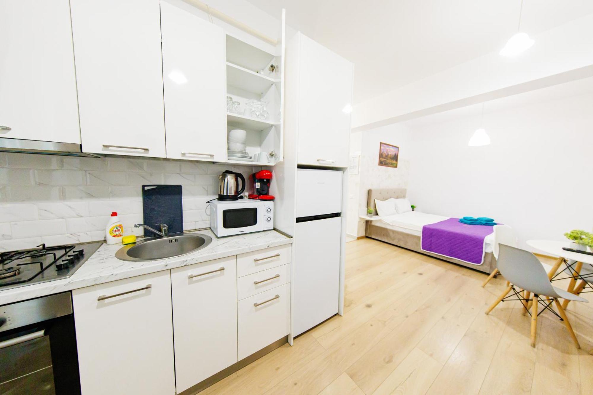 Lazar Towers Studios & Apartments Near Palas Jászvásár Kültér fotó