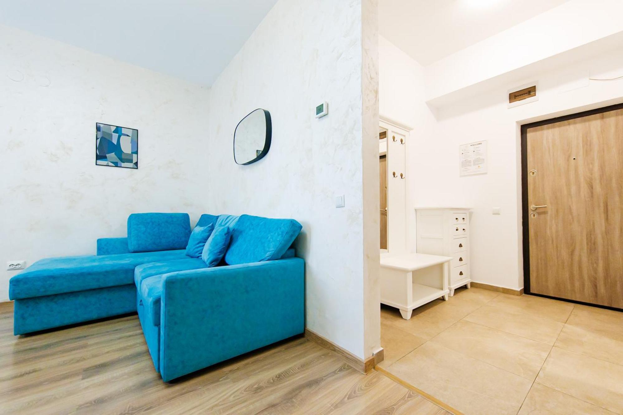Lazar Towers Studios & Apartments Near Palas Jászvásár Kültér fotó