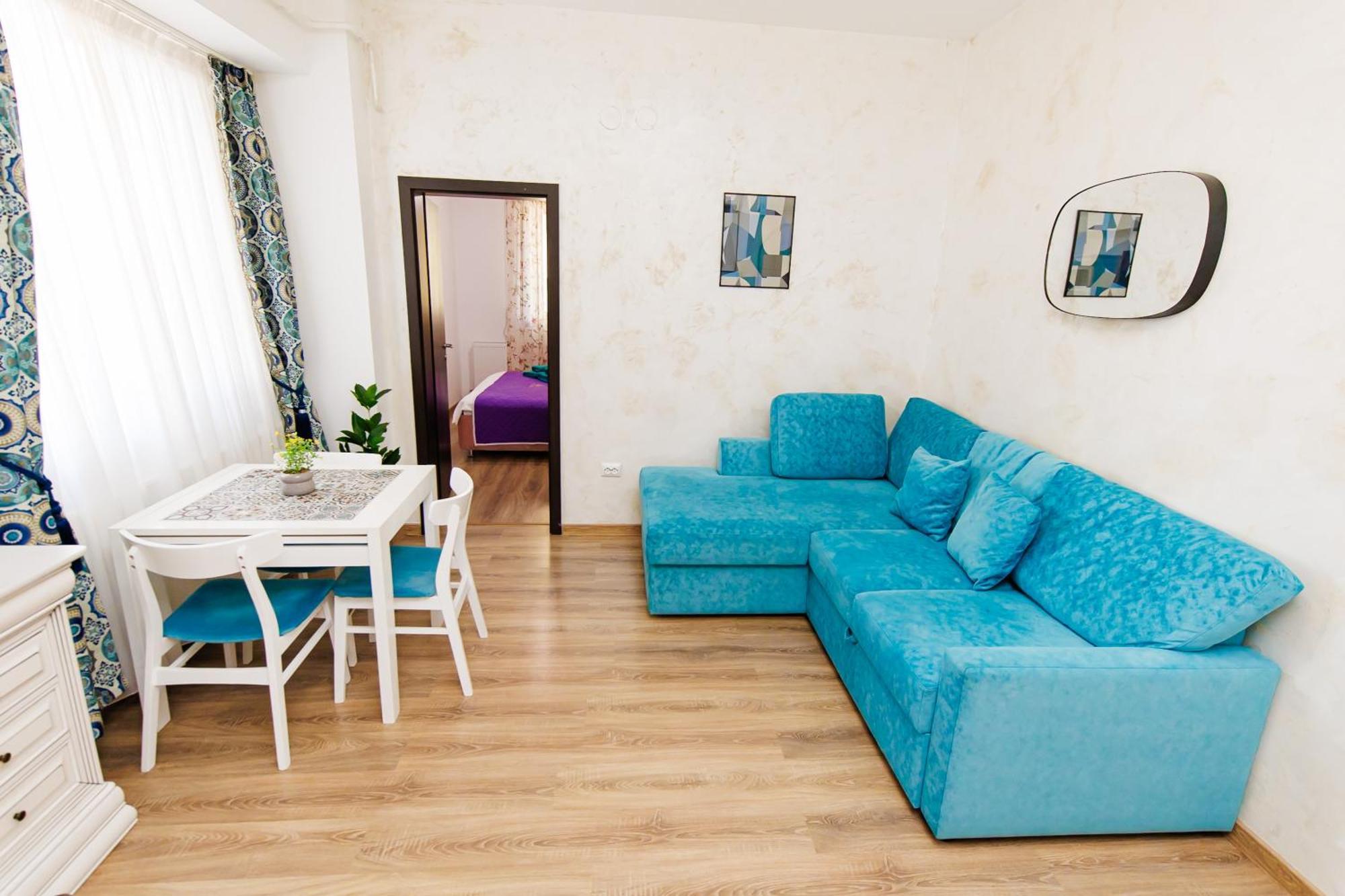 Lazar Towers Studios & Apartments Near Palas Jászvásár Kültér fotó